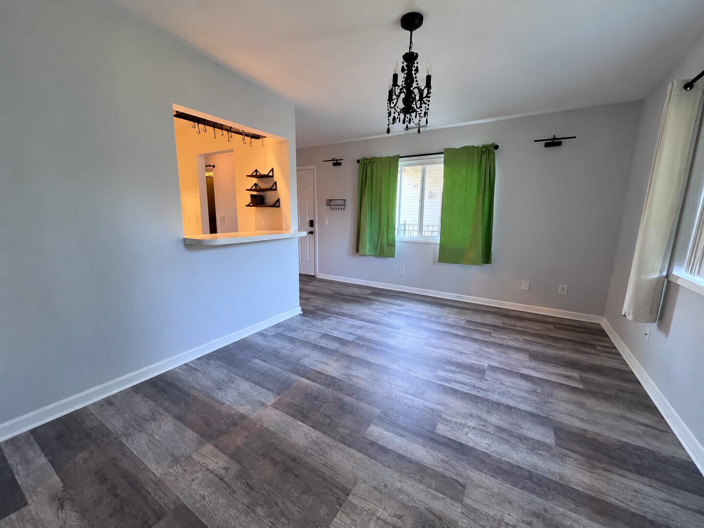 390 N Hayden Island Dr. - Portland - Oregon - 1 bed, 1 bath rental property