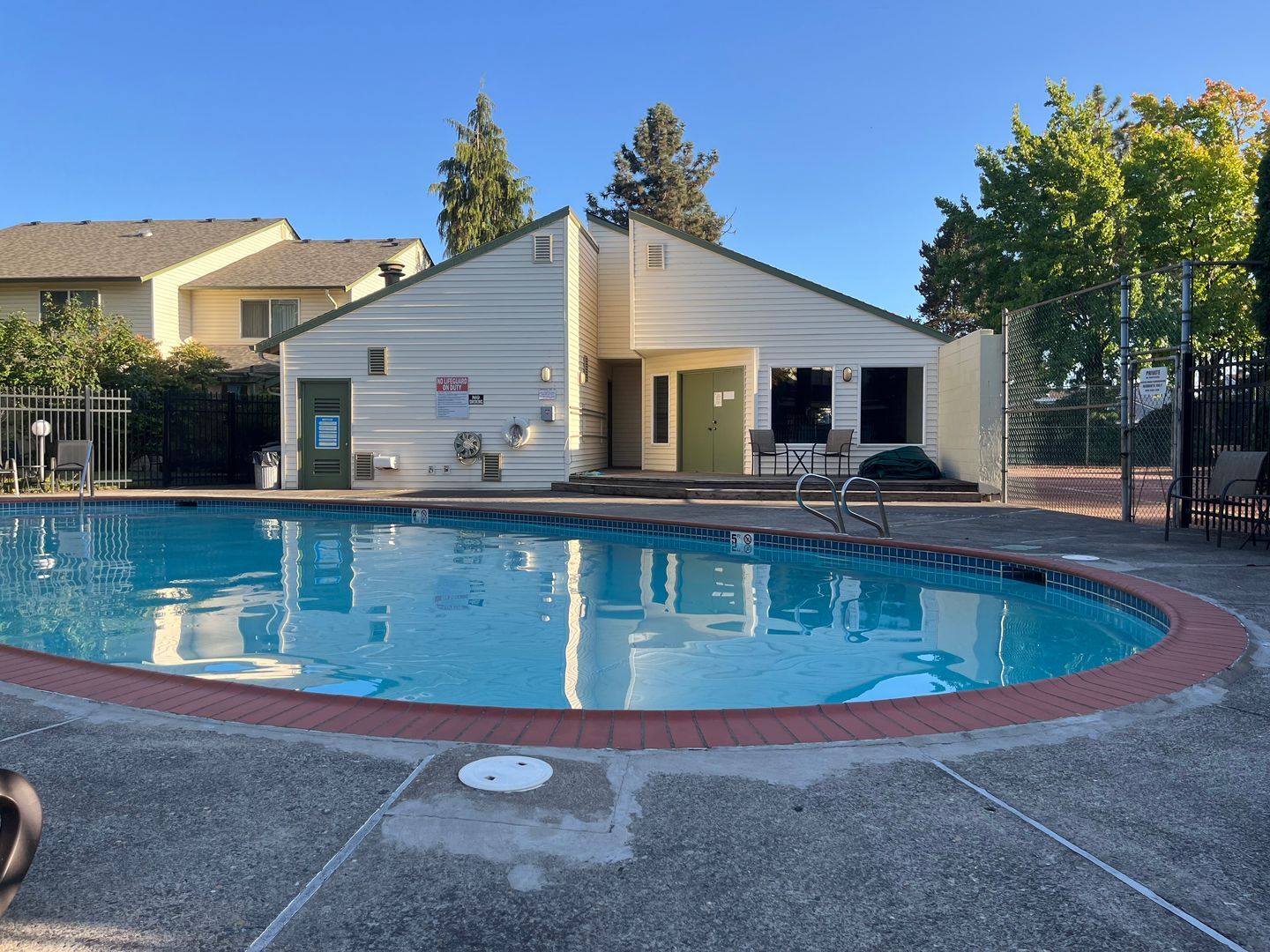 390 N Hayden Island Dr. - Portland - Oregon - 1 bed, 1 bath rental property