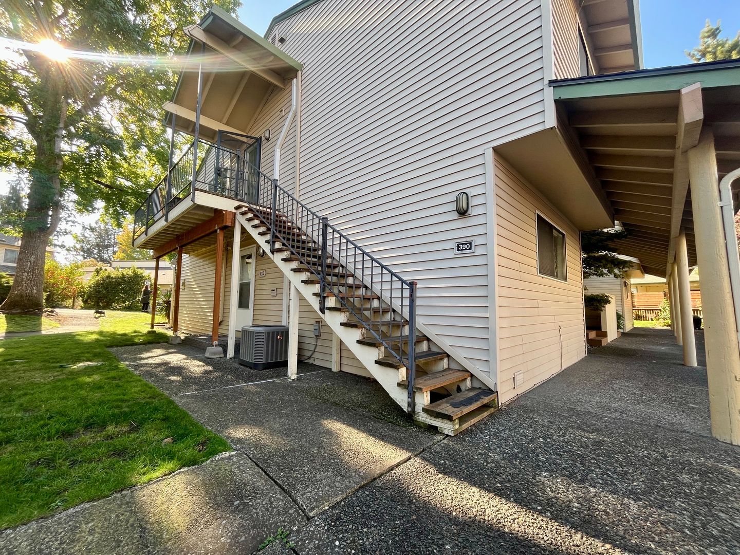 390 N Hayden Island Dr. - Portland - Oregon - 1 bed, 1 bath rental property