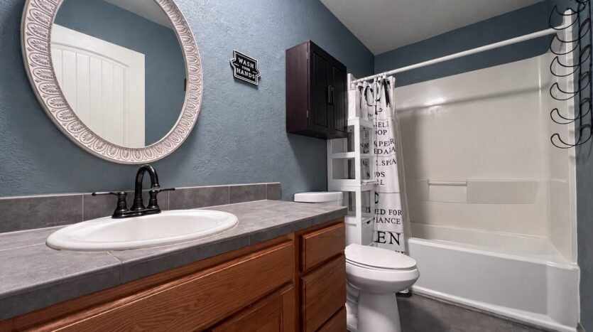 390 N Hayden Island Dr. - Portland - Oregon - 1 bed, 1 bath rental property