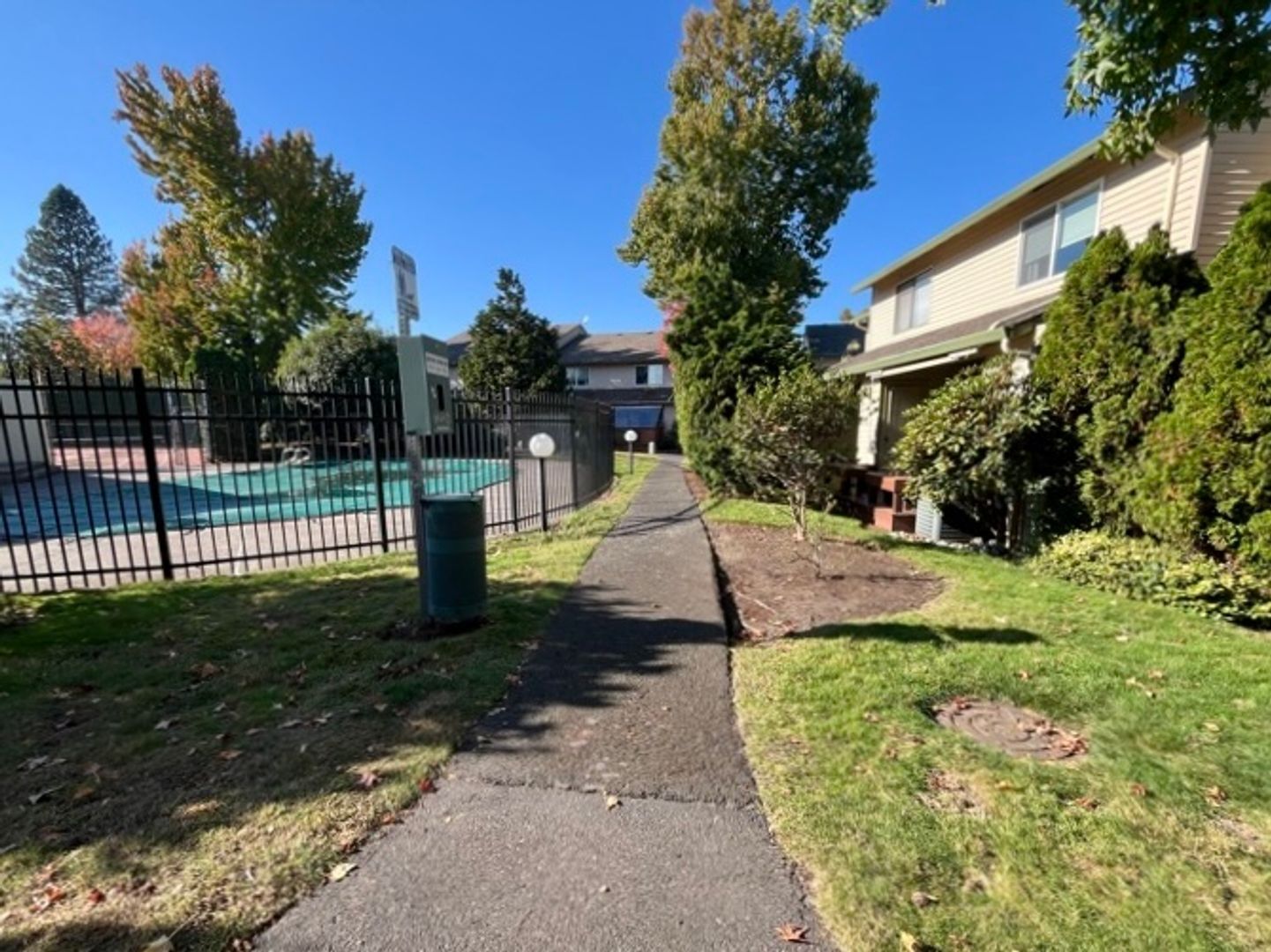 390 N Hayden Island Dr. - Portland - Oregon - 1 bed, 1 bath rental property