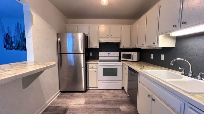 390 N Hayden Island Dr. - Portland - Oregon - 1 bed, 1 bath rental property