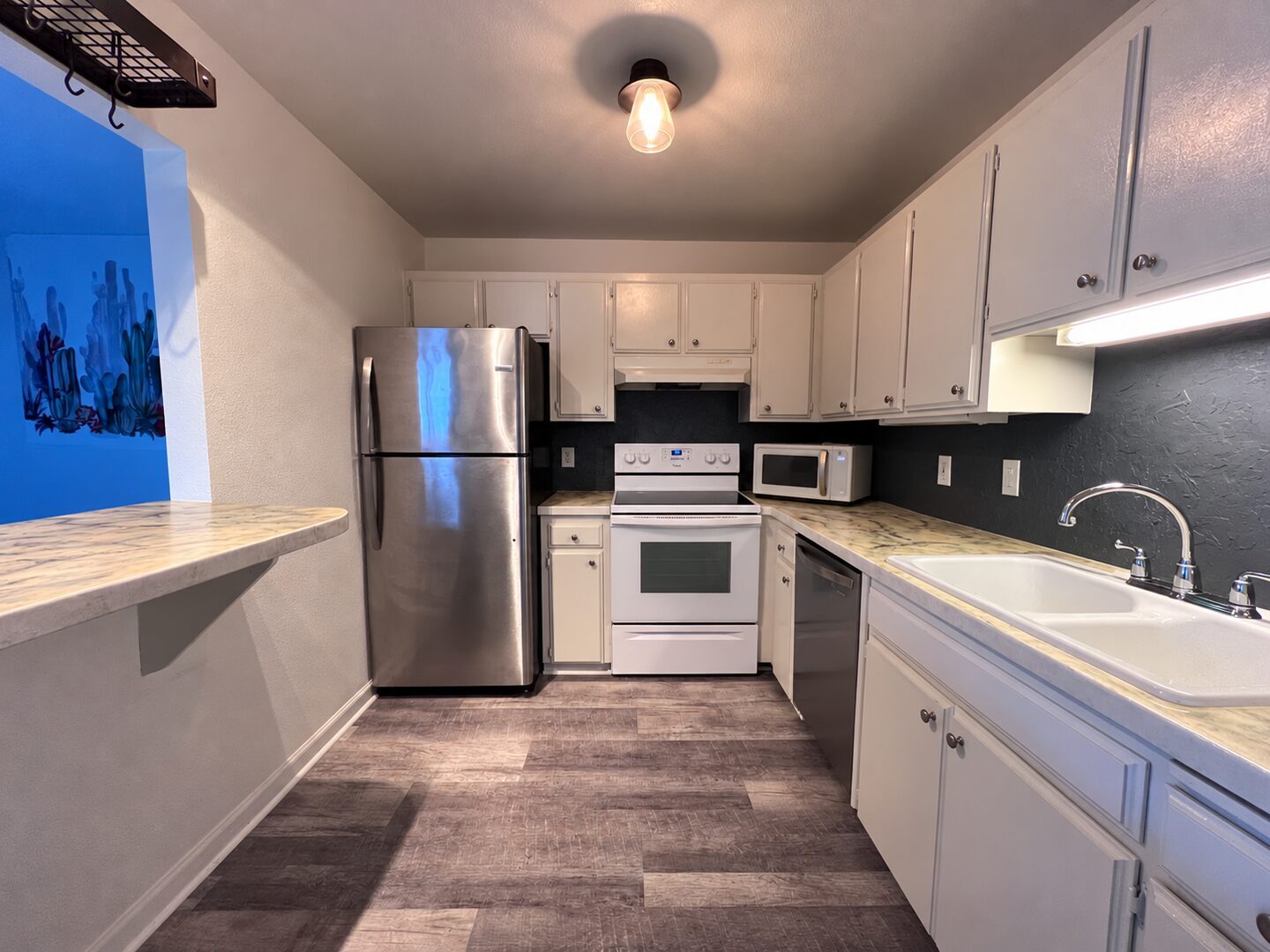 390 N Hayden Island Dr. - Portland - Oregon - 1 bed, 1 bath rental property