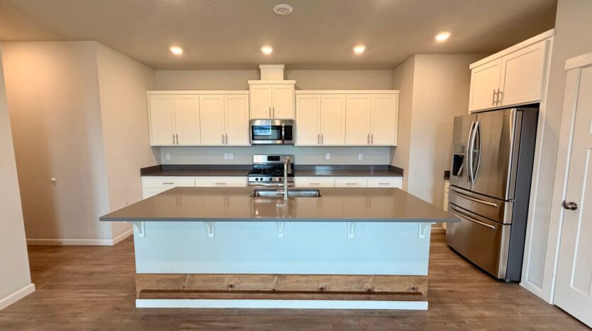 4014 SW Quartz Ave - Redmond - Oregon - 4 bed, 3.5 bath rental property