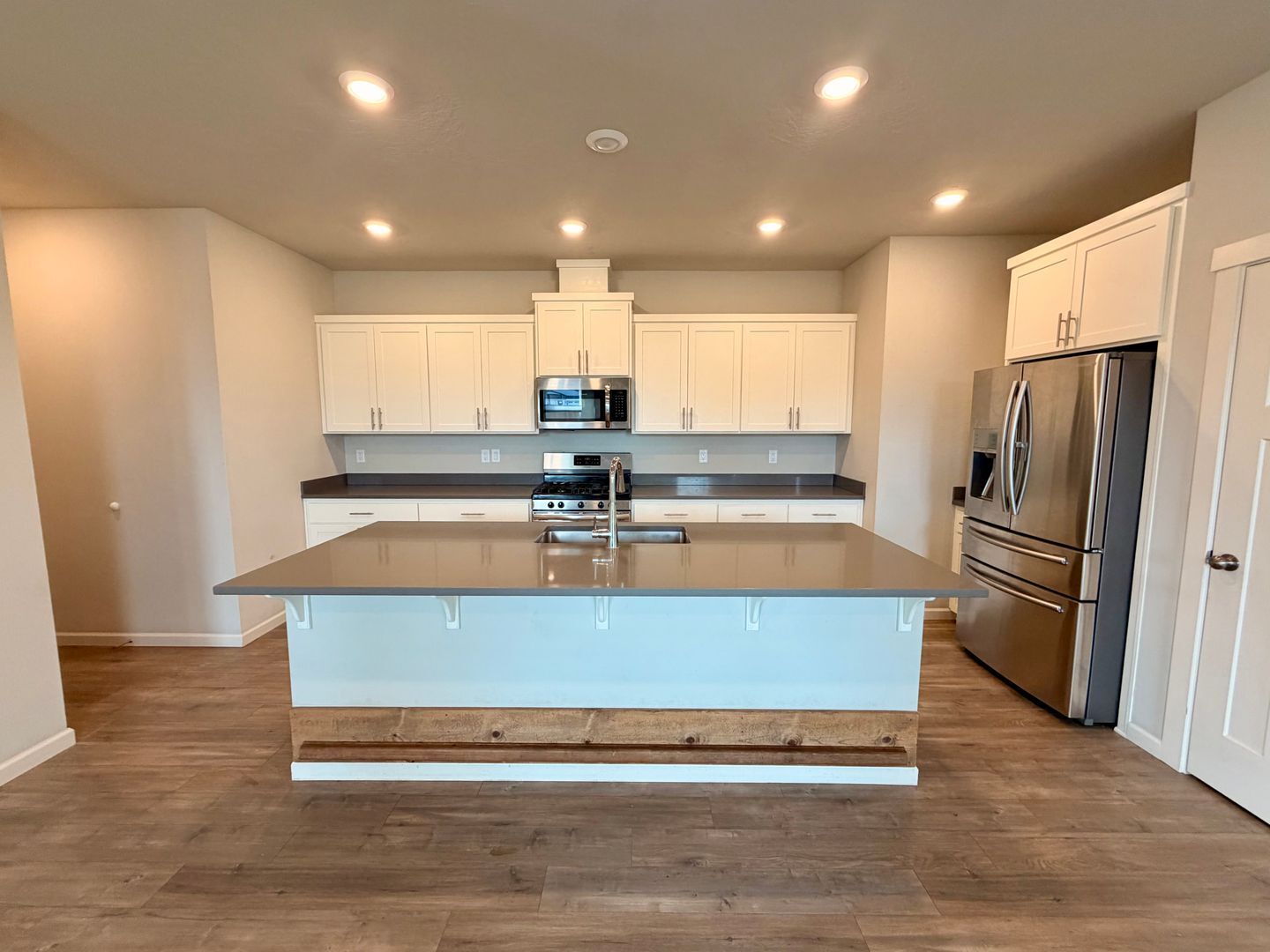 4014 SW Quartz Ave - Redmond - Oregon - 4 bed, 3.5 bath rental property