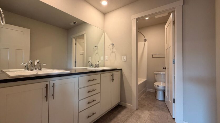 4014 SW Quartz Ave - Redmond - Oregon - 4 bed, 3.5 bath rental property