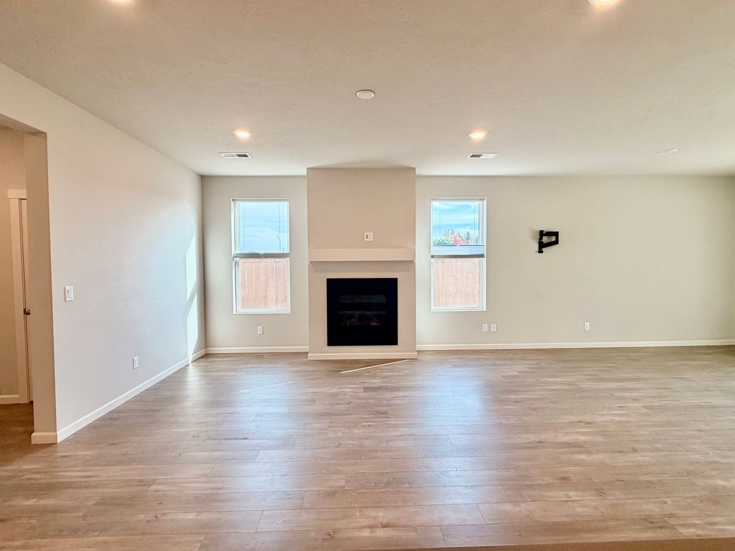 4014 SW Quartz Ave - Redmond - Oregon - 4 bed, 3.5 bath rental property