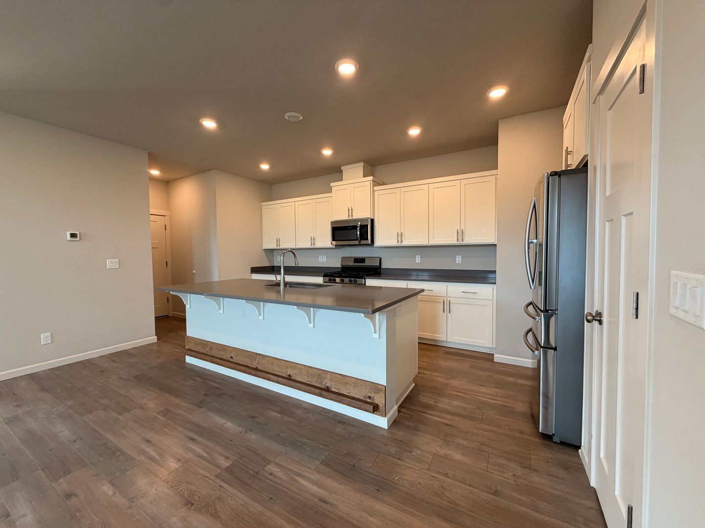 4014 SW Quartz Ave - Redmond - Oregon - 4 bed, 3.5 bath rental property