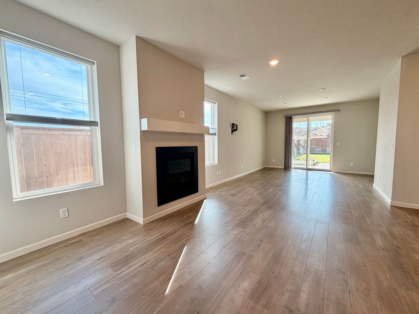 4014 SW Quartz Ave - Redmond - Oregon - 4 bed, 3.5 bath rental property