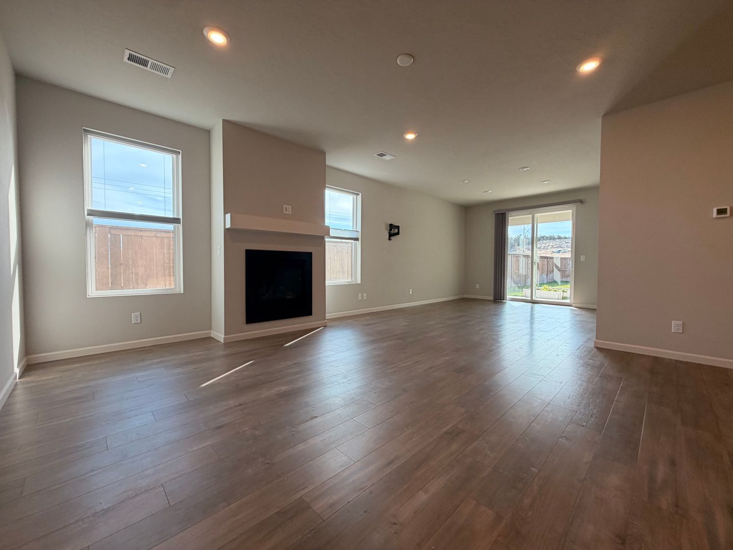 4014 SW Quartz Ave - Redmond - Oregon - 4 bed, 3.5 bath rental property