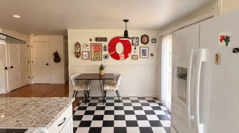 403 SE 4th Street - Bend - Oregon - 2 bed, 1 bath rental property
