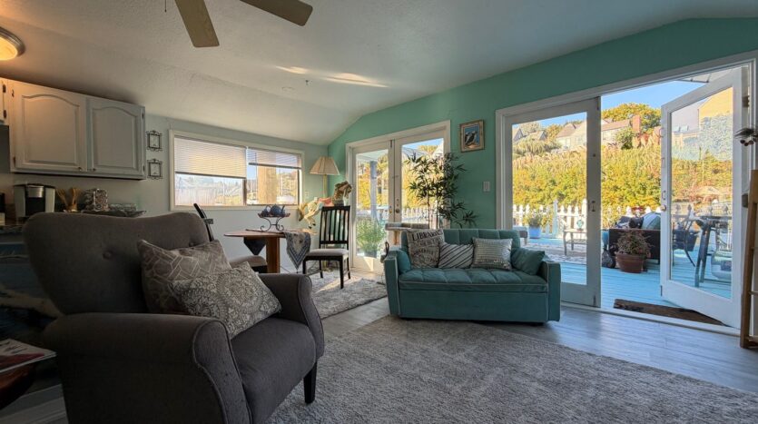 444 N Tomahawk Island Dr - Portland - Oregon - 2 bed, 1 bath rental property