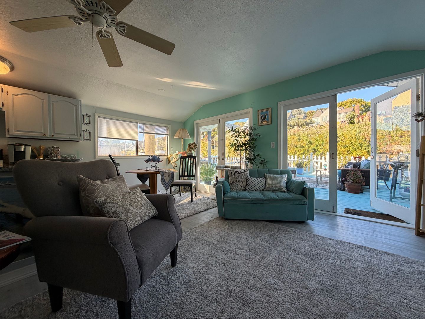 444 N Tomahawk Island Dr - Portland - Oregon - 2 bed, 1 bath rental property
