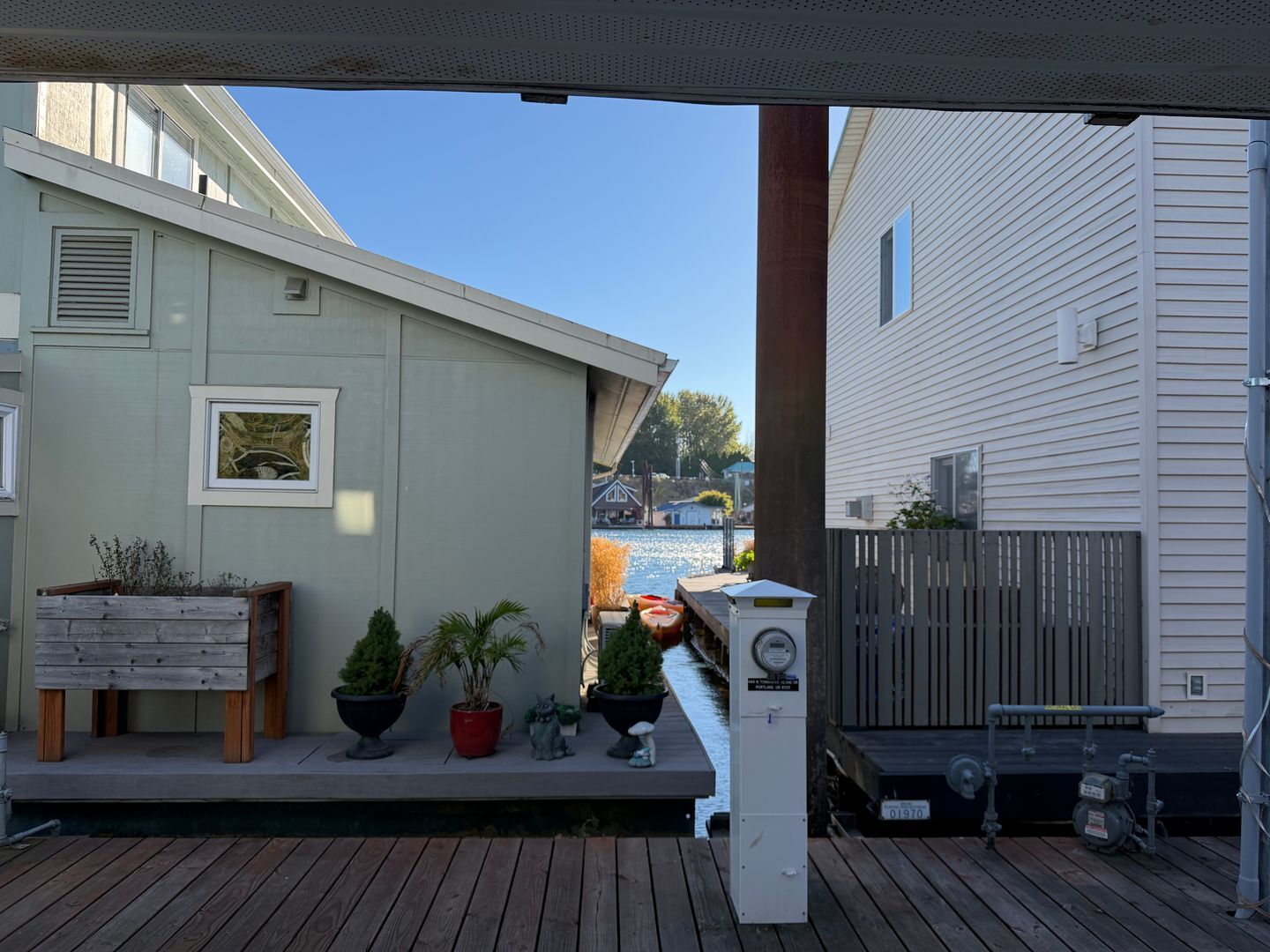 444 N Tomahawk Island Dr - Portland - Oregon - 2 bed, 1 bath rental property