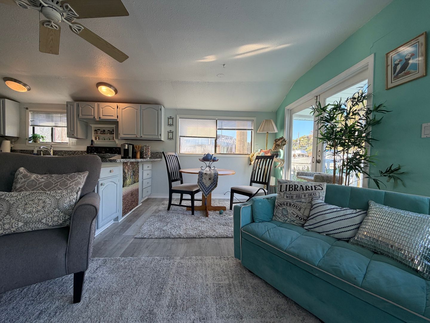 444 N Tomahawk Island Dr - Portland - Oregon - 2 bed, 1 bath rental property