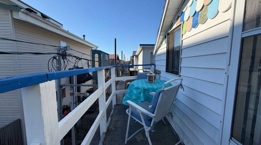 444 N Tomahawk Island Dr - Portland - Oregon - 2 bed, 1 bath rental property