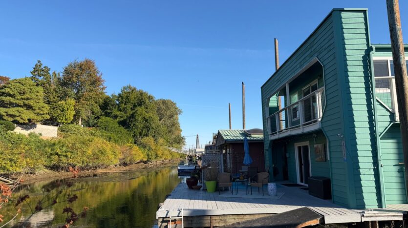 444 N Tomahawk Island Dr - Portland - Oregon - 2 bed, 1 bath rental property