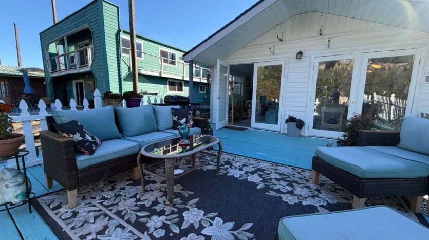 444 N Tomahawk Island Dr - Portland - Oregon - 2 bed, 1 bath rental property