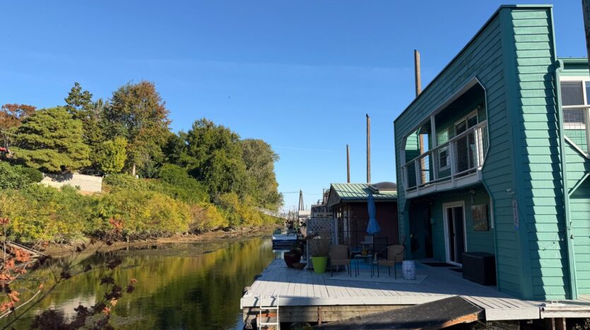 444 N Tomahawk Island Dr - Portland - Oregon - 2 bed, 1 bath rental property