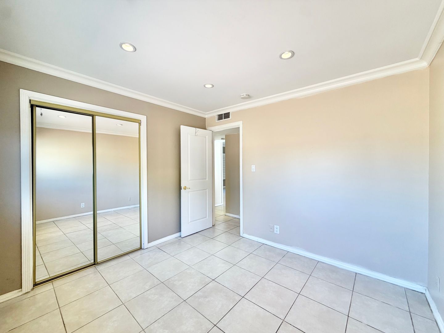 445 N Farrell Dr - Palm Springs - California - 4 bed, 2 bath rental property