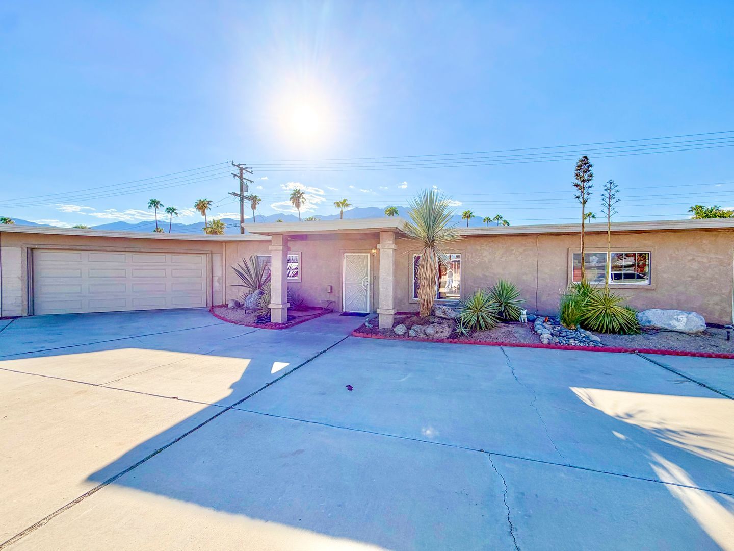 445 N Farrell Dr - Palm Springs - California - 4 bed, 2 bath rental property