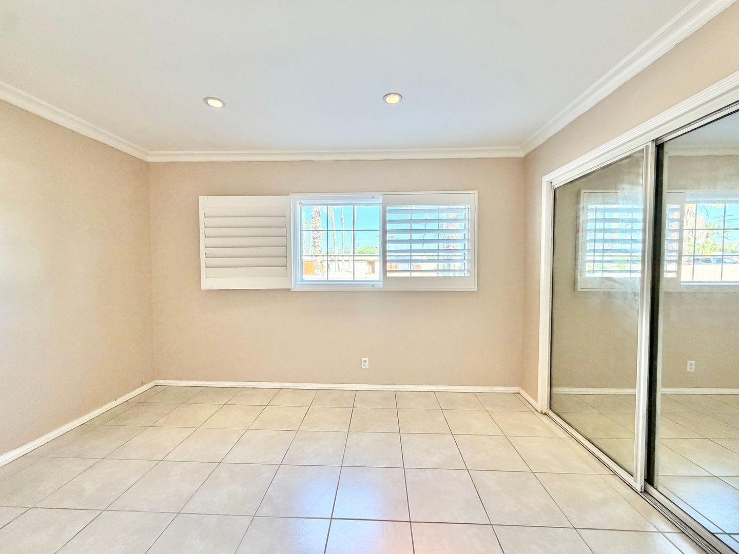 445 N Farrell Dr - Palm Springs - California - 4 bed, 2 bath rental property