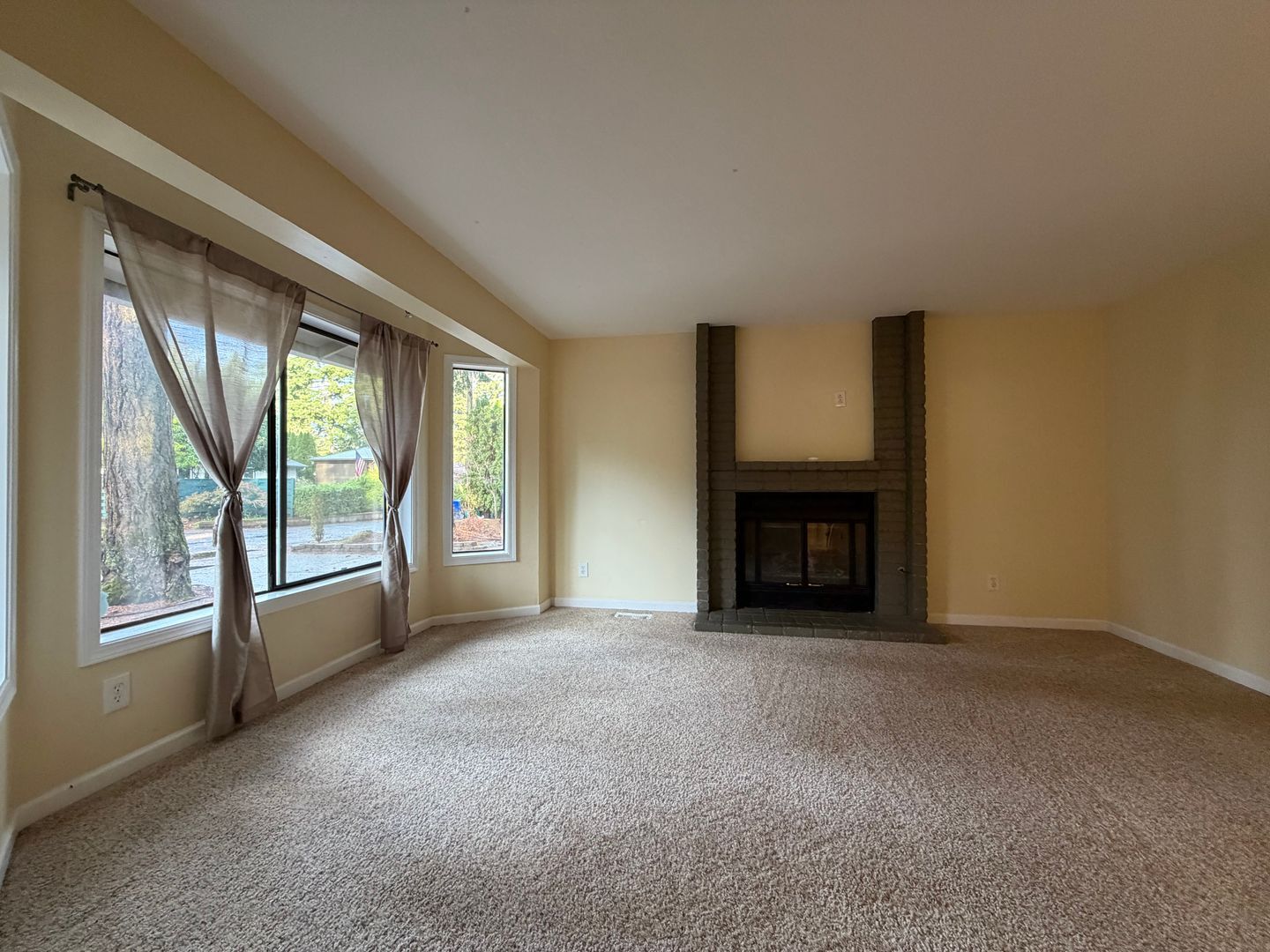 623 NE 172nd Ave. - Portland - Oregon - 3 bed, 1 bath rental property