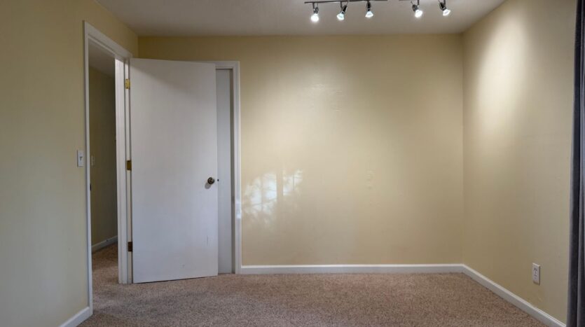623 NE 172nd Ave. - Portland - Oregon - 3 bed, 1 bath rental property