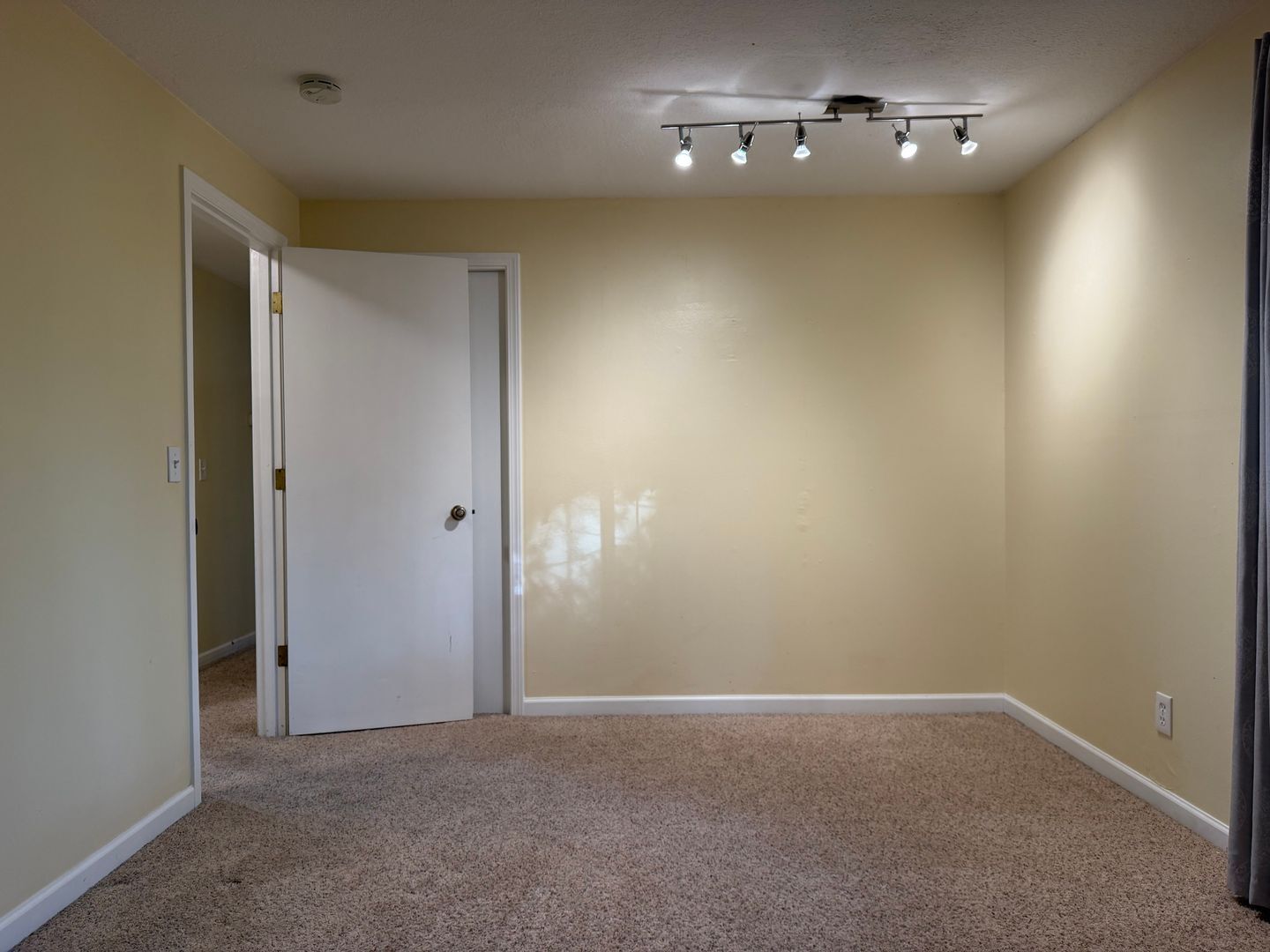623 NE 172nd Ave. - Portland - Oregon - 3 bed, 1 bath rental property