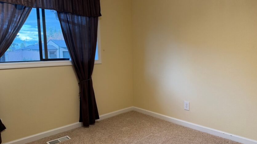 623 NE 172nd Ave. - Portland - Oregon - 3 bed, 1 bath rental property