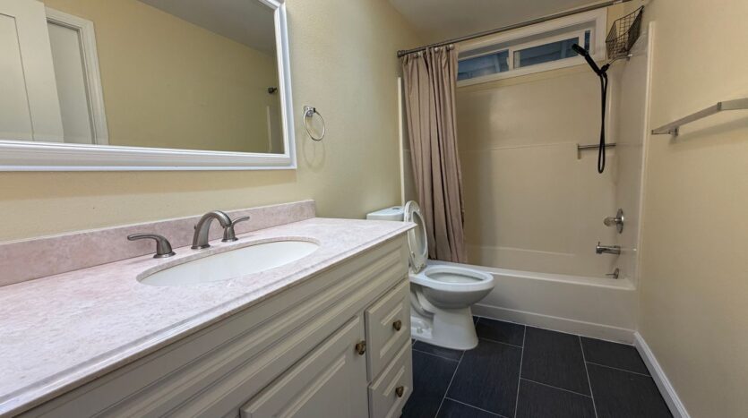 623 NE 172nd Ave. - Portland - Oregon - 3 bed, 1 bath rental property