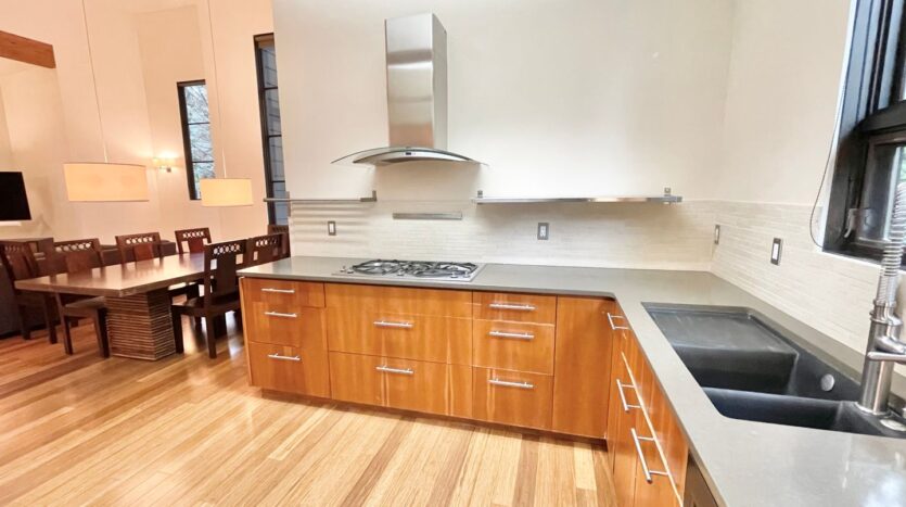 630 NW Silver Buckle Rd - Bend - Oregon - 4 bed, 3.5 bath rental property