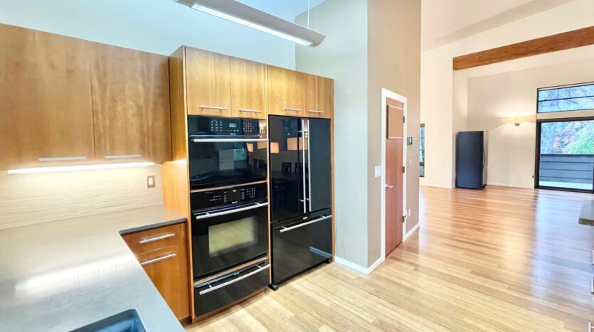 630 NW Silver Buckle Rd - Bend - Oregon - 4 bed, 3.5 bath rental property
