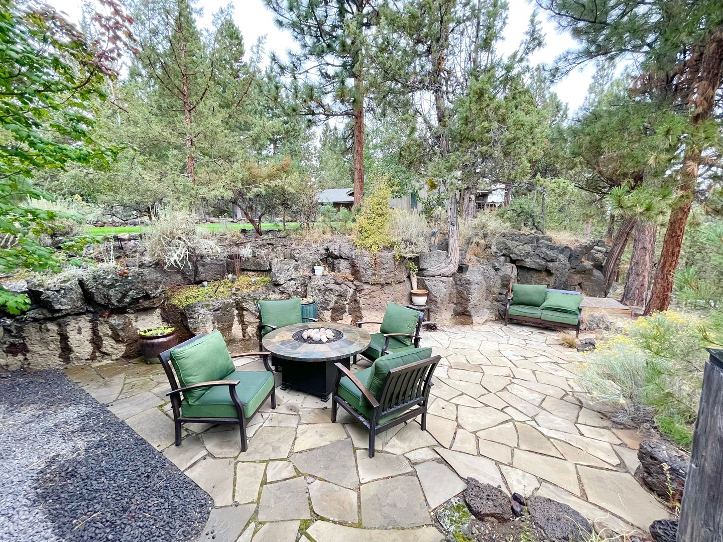 630 NW Silver Buckle Rd - Bend - Oregon - 4 bed, 3.5 bath rental property