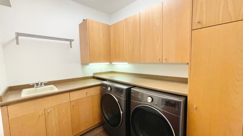 630 NW Silver Buckle Rd - Bend - Oregon - 4 bed, 3.5 bath rental property
