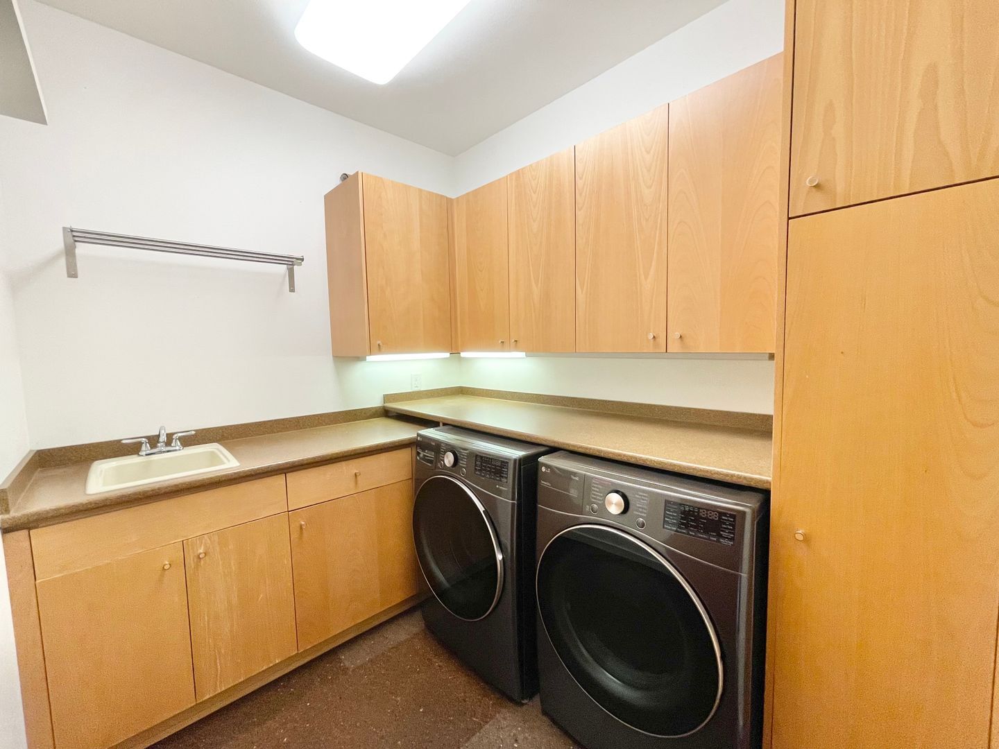 630 NW Silver Buckle Rd - Bend - Oregon - 4 bed, 3.5 bath rental property