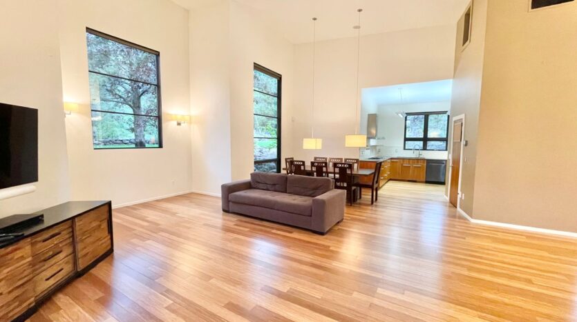 630 NW Silver Buckle Rd - Bend - Oregon - 4 bed, 3.5 bath rental property