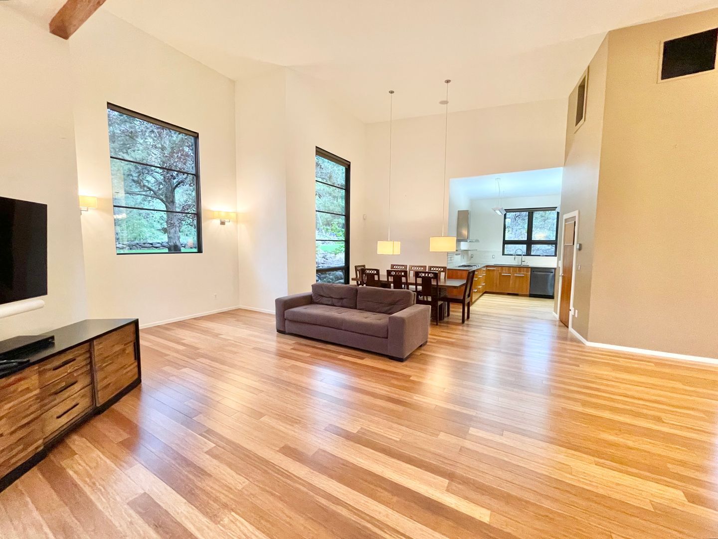 630 NW Silver Buckle Rd - Bend - Oregon - 4 bed, 3.5 bath rental property