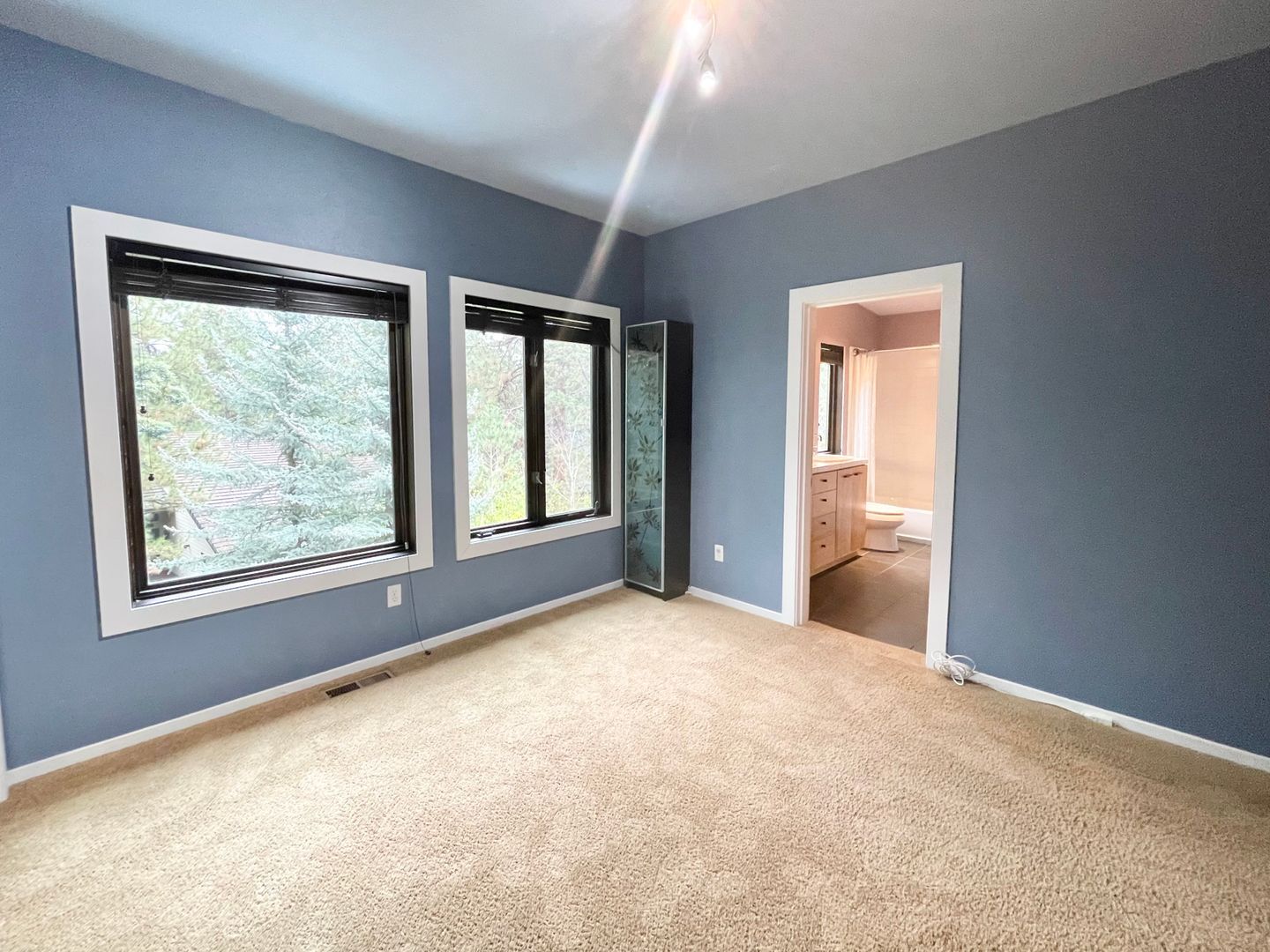 630 NW Silver Buckle Rd - Bend - Oregon - 4 bed, 3.5 bath rental property