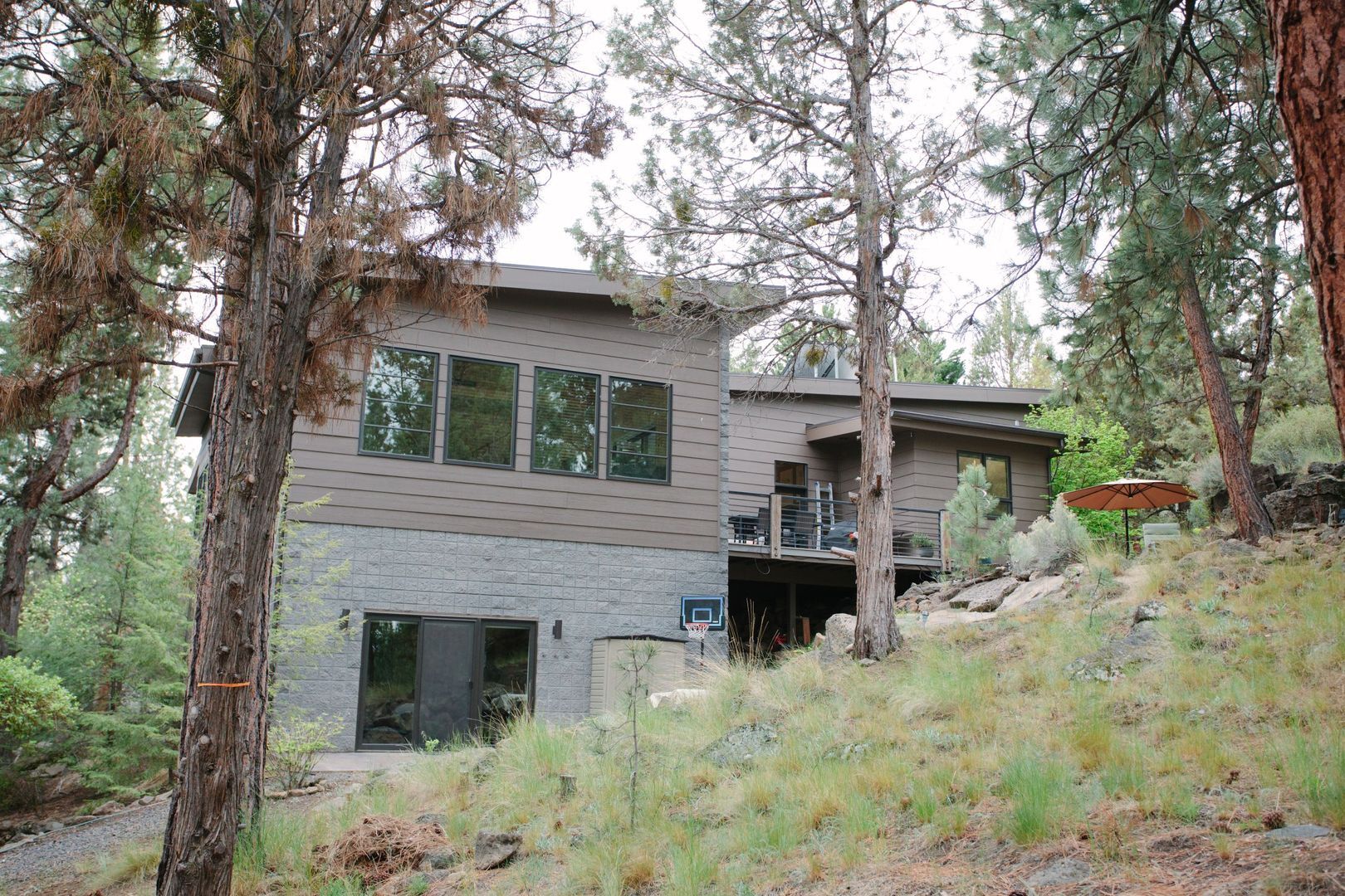 630 NW Silver Buckle Rd - Bend - Oregon - 4 bed, 3.5 bath rental property