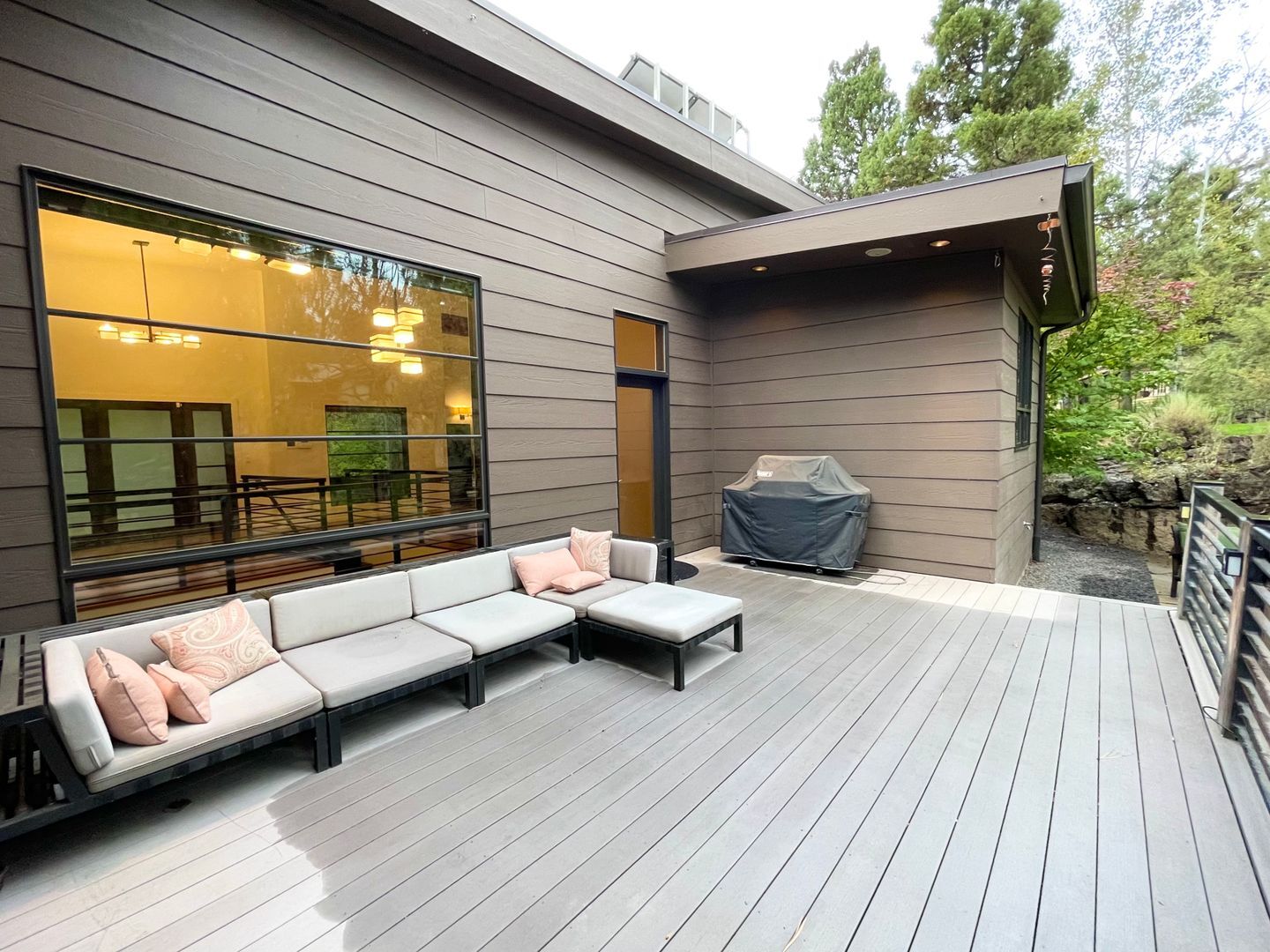630 NW Silver Buckle Rd - Bend - Oregon - 4 bed, 3.5 bath rental property