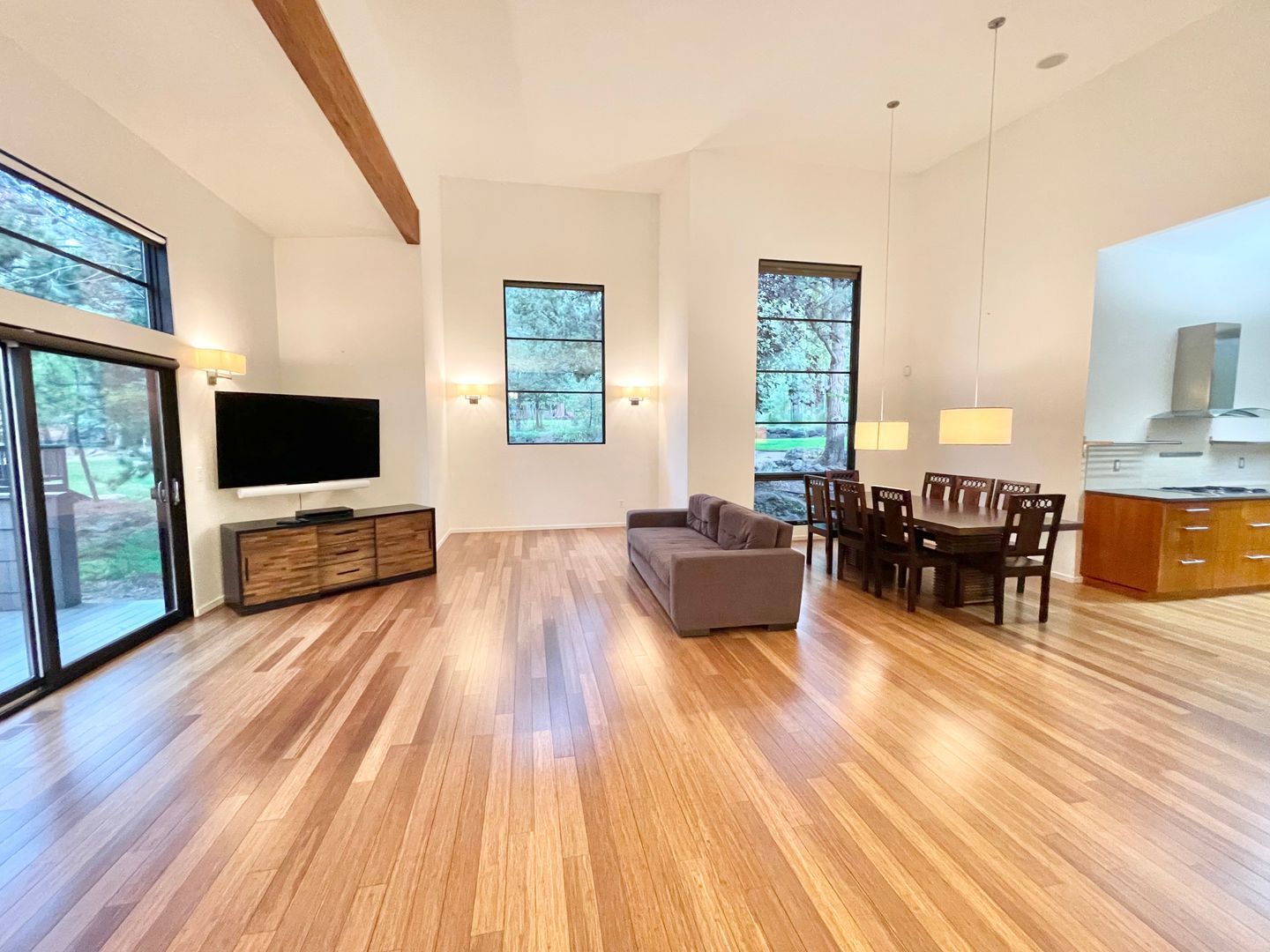 630 NW Silver Buckle Rd - Bend - Oregon - 4 bed, 3.5 bath rental property