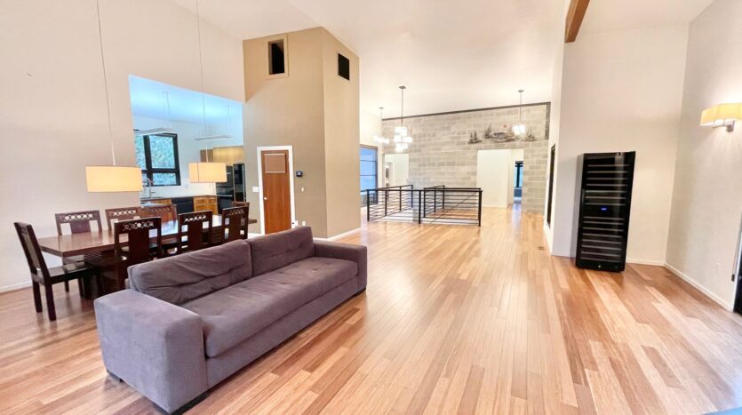 630 NW Silver Buckle Rd - Bend - Oregon - 4 bed, 3.5 bath rental property