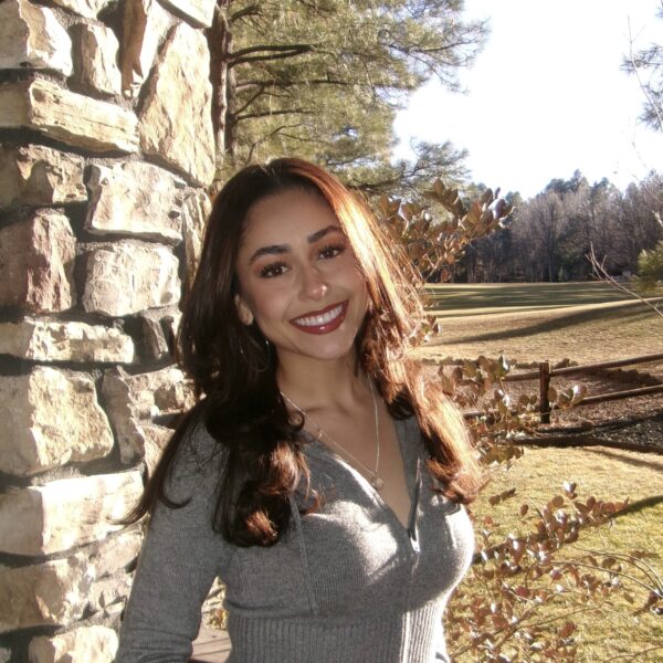 Ariana — Utopia Management Corona