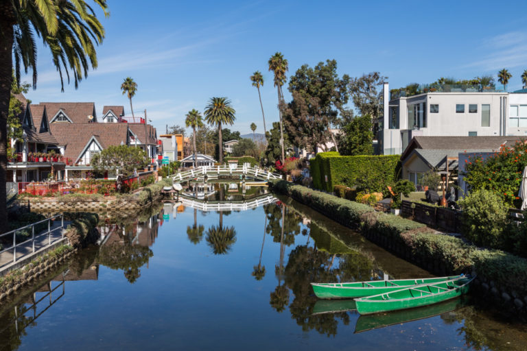 Single Family Home Vs. Los Angeles Apartment for Rent – What’s the Better Investment?