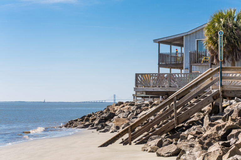 Pros and Cons of Investing in a Vacation Rental Property