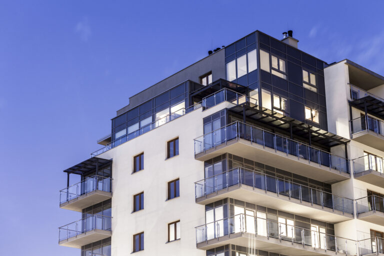 Pros and Cons Guide to Investing in Multifamily Property