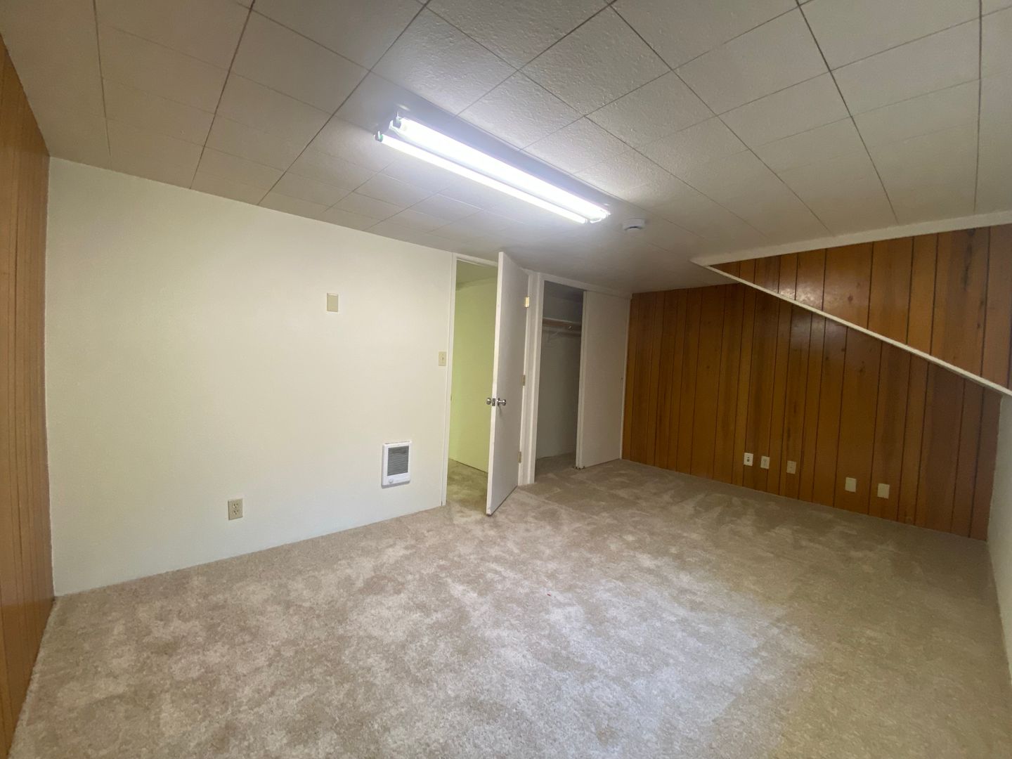 10015 SW Boones Ferry Road Room 3 - Portland - Oregon - 1 bed, 1 bath rental property