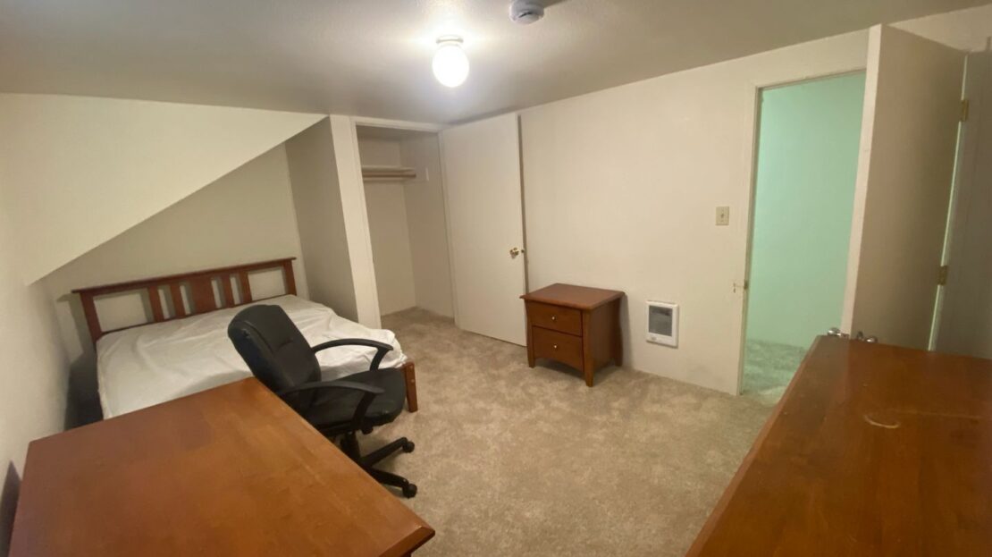 10015 SW Boones Ferry Road Room 4 - Portland - Oregon - 1 bed, 1 bath rental property