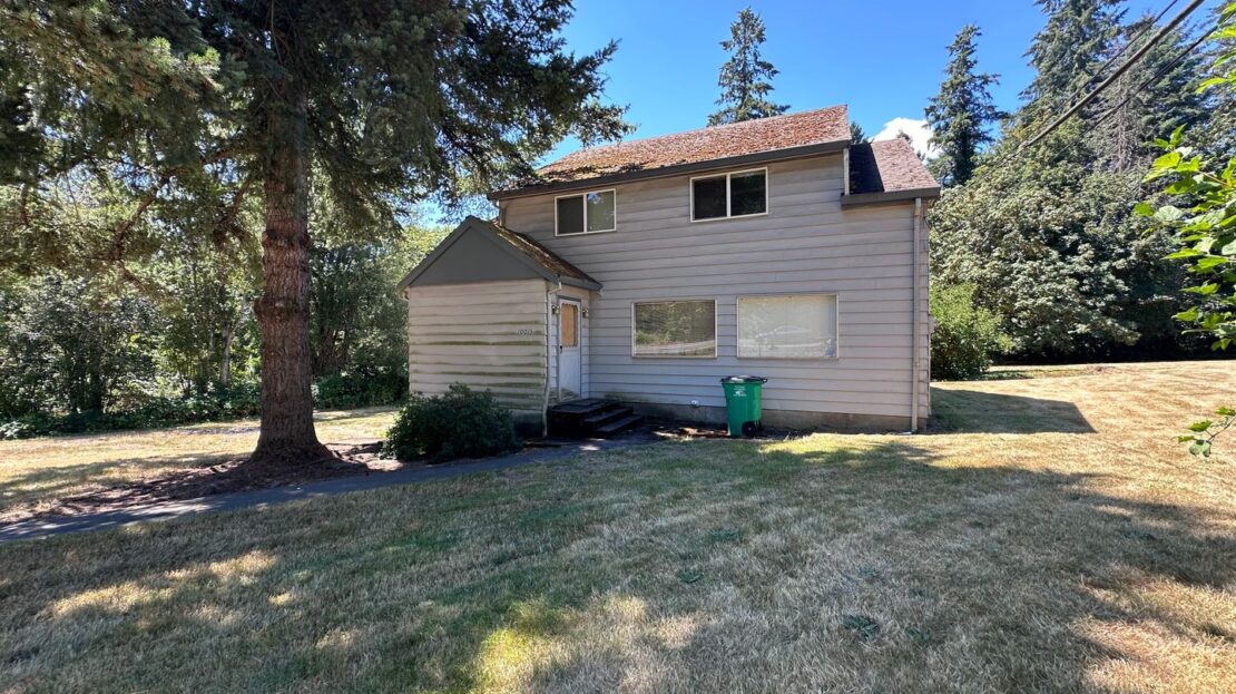 10015 SW Boones Ferry Road Room 4 - Portland - Oregon - 1 bed, 1 bath rental property